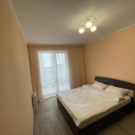 Apartment Voskresenska 18 , Парковые Озера Kijów Zewnętrze zdjęcie
