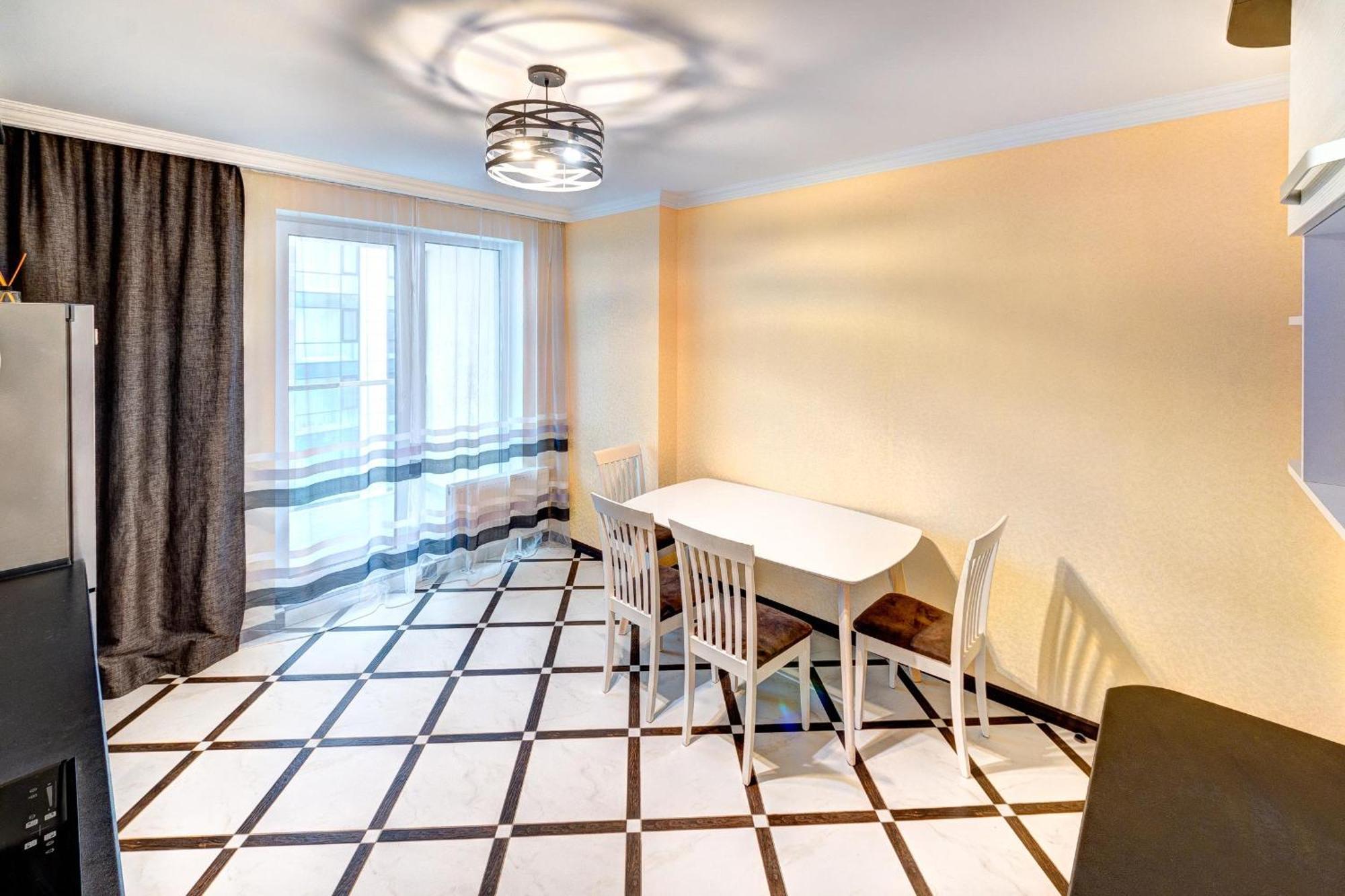 Apartment Voskresenska 18 , Парковые Озера Kijów Pokój zdjęcie